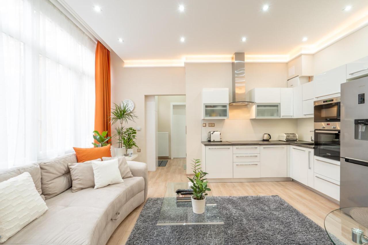 Modern, Quiet & Cozy Apartment In The Middle Of Downtown Near Danube At Fashion Street Budapest Exteriör bild
